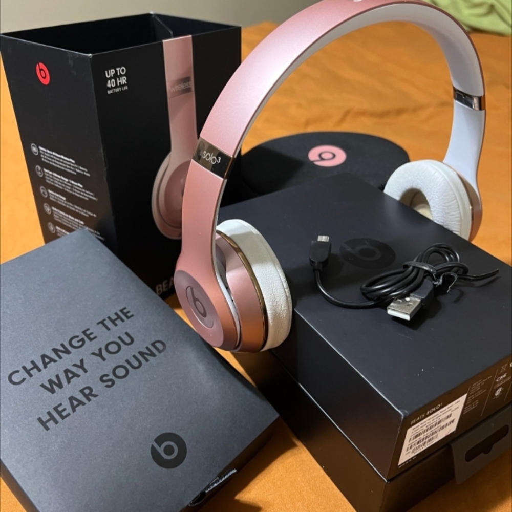 Beats Solo3 Wireless Headphones - Rose Gold